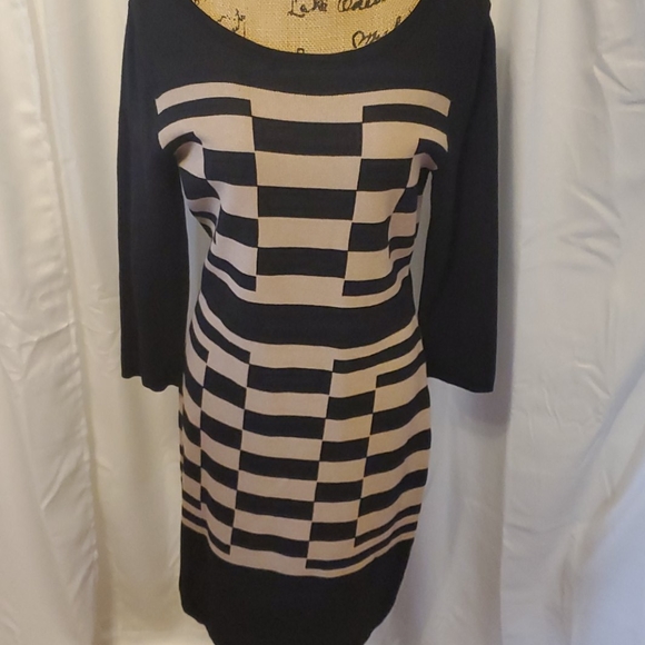 Sweater dress length 40 pit to pit 36 - Picture 1 of 11